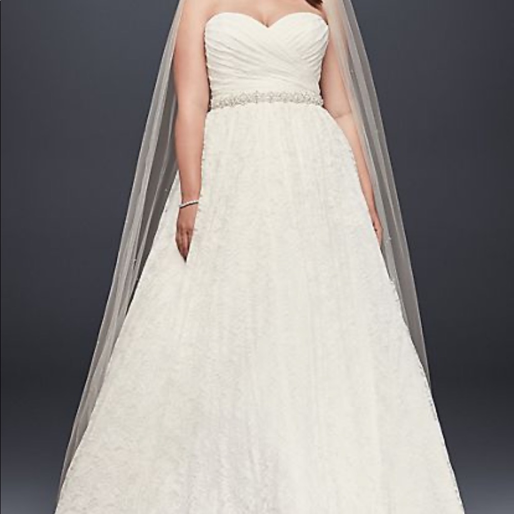 Strapless wedding dress